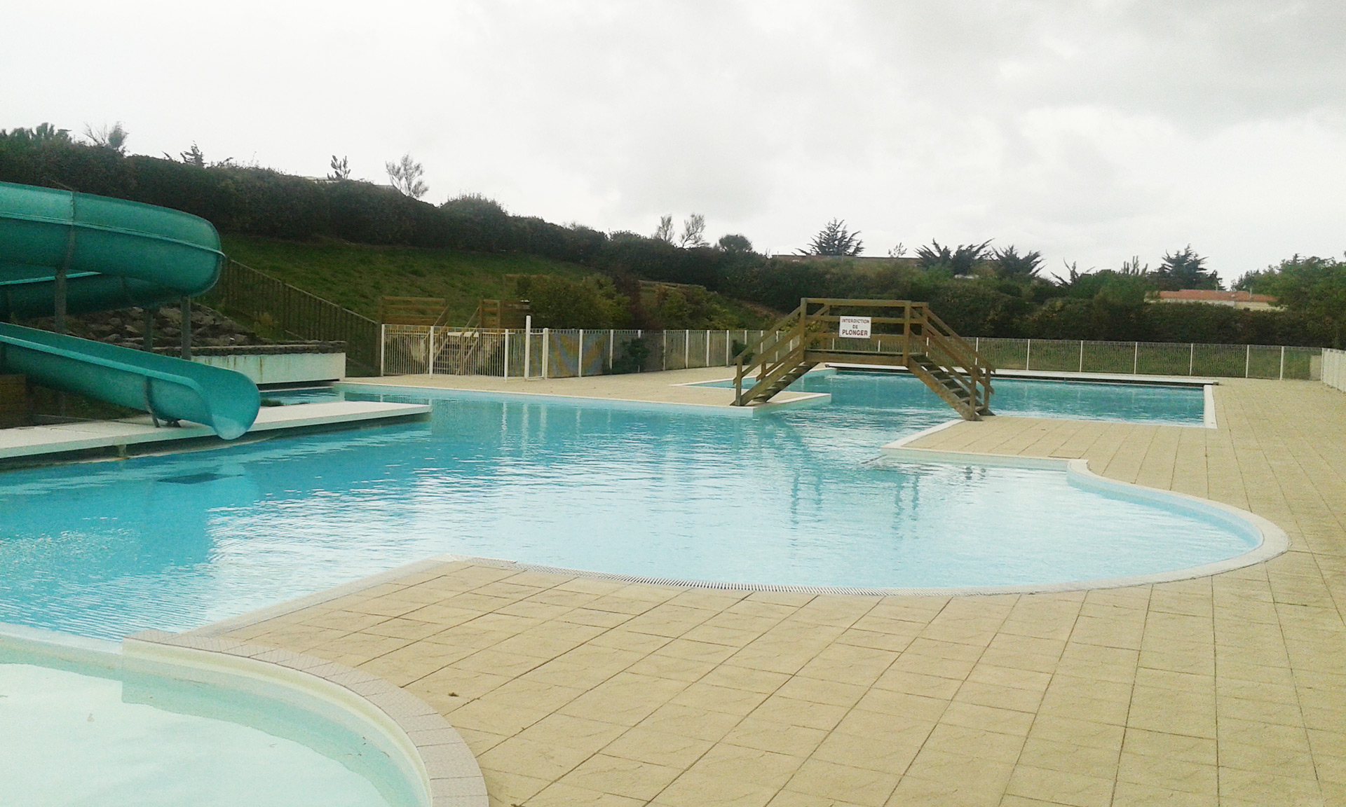 Location d'un mobil-home dans un camping avec piscine à Noirmoutier par le COS43